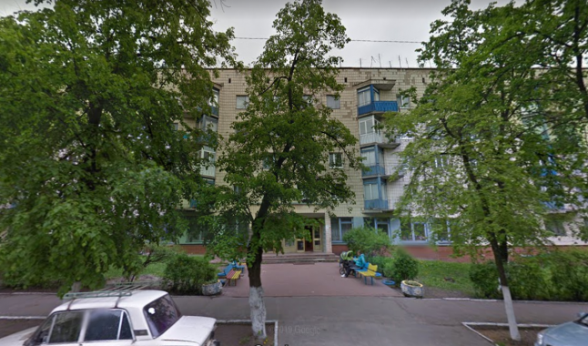 Жители общежития по улице Межевой, 119 напуганы появлением трещин на стенах здания