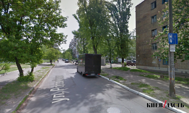 Кличко просят изменить одностороннее движение по улице Литвинского в Дарницком районе на двустороннее