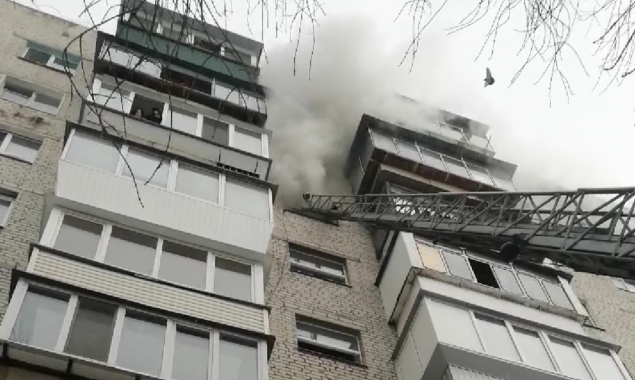В Броварах из горящей многоэтажки эвакуировали 24 человека (фото, видео)