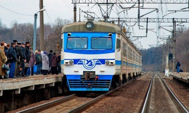 Кабмин просят увеличить количество вагонов в киевских пригородных электричках