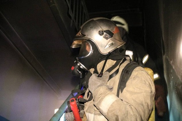 Во время тушения пожара на Виноградаре бойцы ГСЧС спасли мужчину