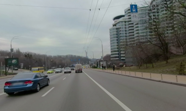 За неделю одна камера зафиксировала в Киеве более тысячи любителей ехать по полосе общественного транспорта