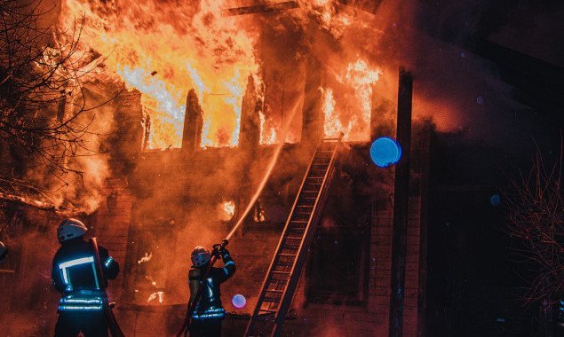 За первую неделю марта столичные спасатели ликвидировали более 80 пожаров