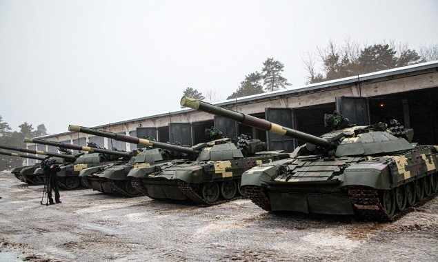 Киевский бронетанковый завод передал Вооруженным Силам Украины пять отремонтированных танков Т-72 (фото, видео)