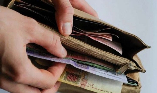 Средняя зарплата на Киевщине за год выросла на 12%