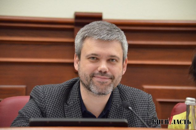 Кличко уволил директора Департамента земельных ресурсов КГГА Петра Оленича