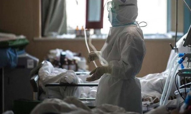 За сутки в Украине госпитализировали почти 5 тысяч больных коронавирусом