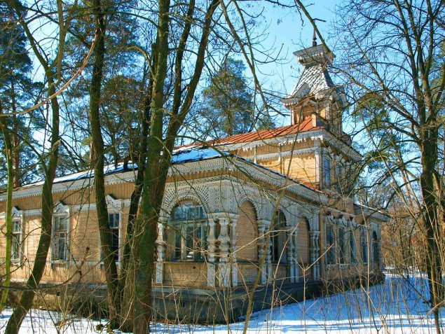 От владельца “Дачи на Юнкерова” в суде потребовали привести объект культурного наследия в надлежащее состояние