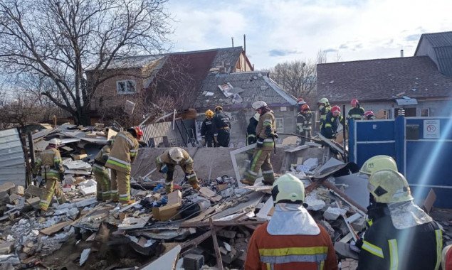 Из-за взрыва в Соломенском районе Киева обрушилось двухэтажное здание (фото, видео)