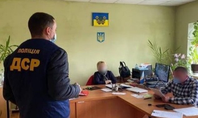 Прокуратура подозревает группу лиц в присвоении бюджетных денег на ремонте дорог на Киевщине