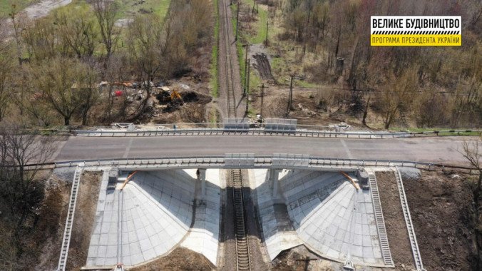 “Велике будівництво”: триває реконструкція мосту на трасі Н-02/М-06/ Біла Церква-Канів-Софіївка-Кагарлик (фото)