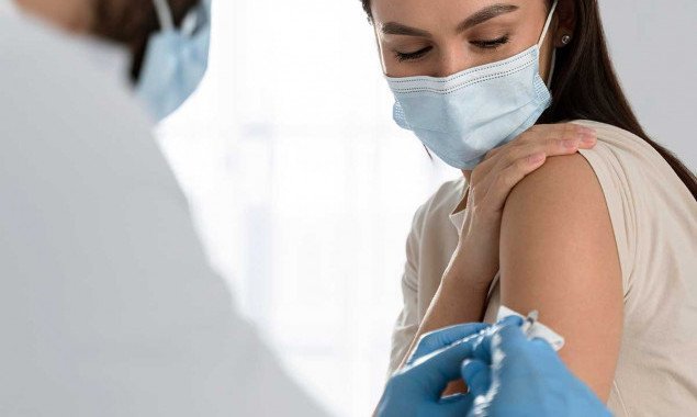 Більше половини вакцинованих на Київщині - жінки