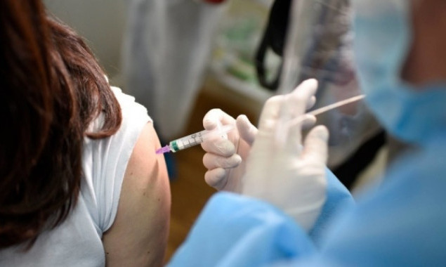 Вакцину проти коронавірусу отримали вже понад 15 тисяч жителів Київщини