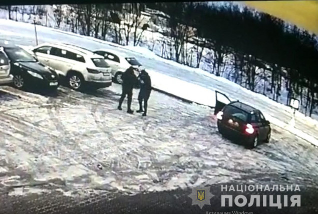 Правоохранители сообщили о подозрении жителю Киевщины в инсценировании кражи собственного автомобиля Jaguar (фото)