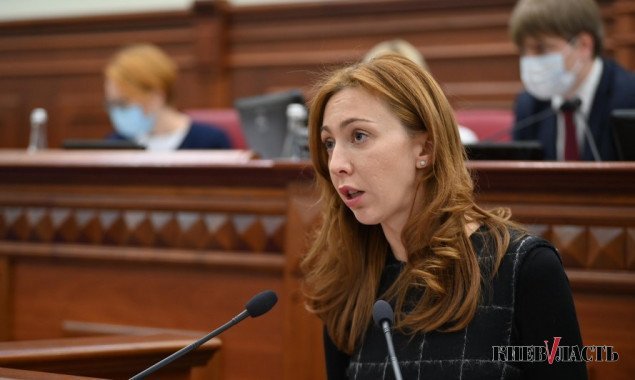 Директор Департамента экономики и инвестиций КГГА Наталья Мельник в 2020 году заработала на 100 тысяч гривен больше, но лишилась земучастка