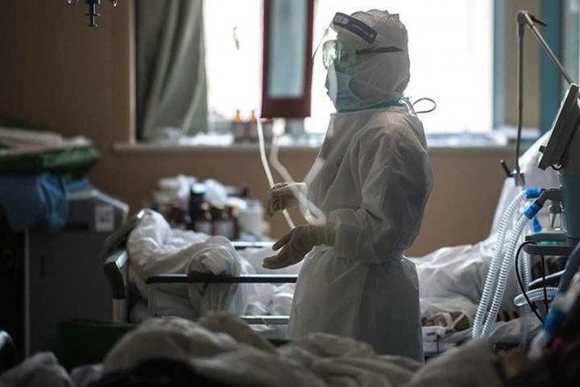 За сутки в Украине выявили более 12 тысяч новых носителей коронавируса