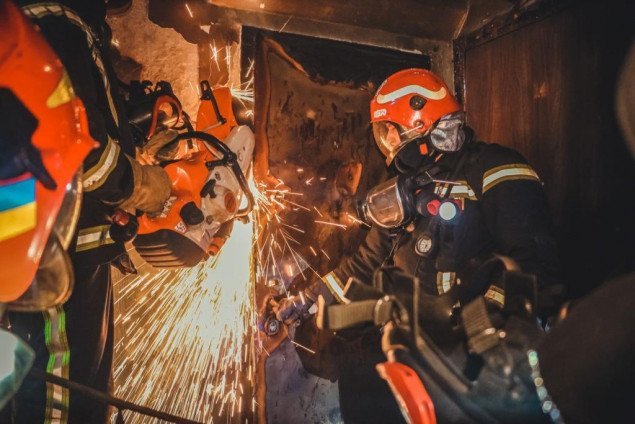 Столичные спасатели за неделю ликвидировали почти сотню пожаров