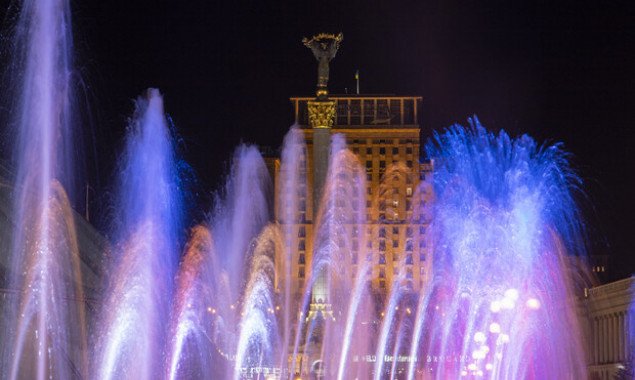 Сегодня, в День Киева, фонтаны Русановского канала и Майдана будут работать в режиме вечернего светомузыкального шоу (график)