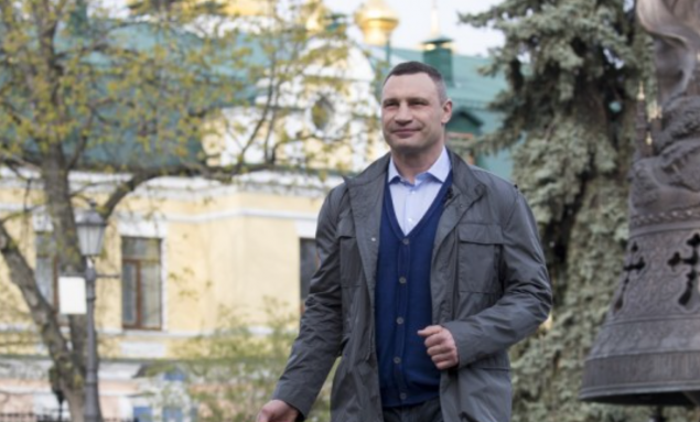 Кличко поздравил украинцев с Пасхой (видео)