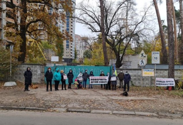Нардеп Шуляк требует от Свистунова объяснить почему застраивают участок на перекрестке улиц Львовская и Живописная