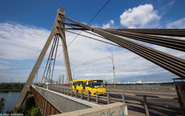 В воскресенье, 13 июня, в Киеве ограничат движение транспорта на Северном мосту