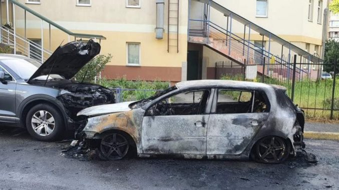 В Киеве сгорел автомобиль председателя ОО “Парки Дарницы” (видео)