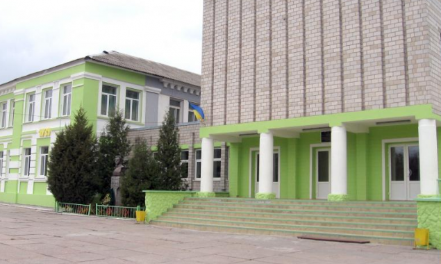 В селі Петропавлівська Борщагівка майже за 27 млн гривен відремонтують фасад школи