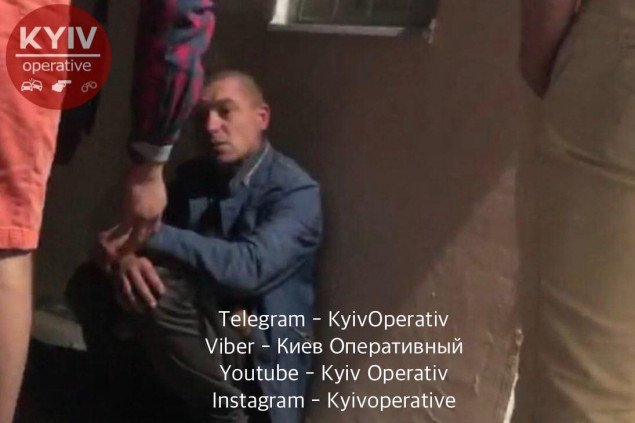 В Киеве хозяин выбросил собаку с 4-го этажа