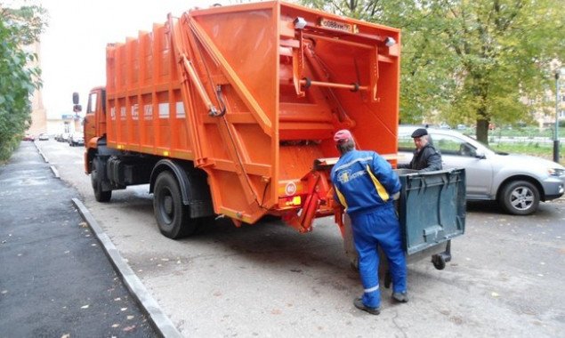 Кличко обновил комиссию по определению перевозчиков мусора в Киеве