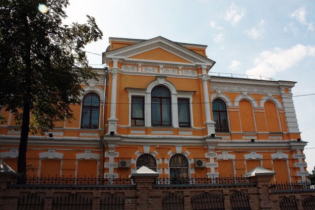 СБУ передали землю под бывшей школой КГБ в Киеве