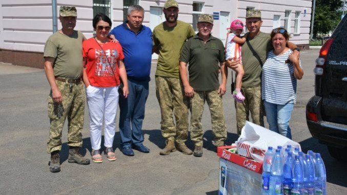 Депутати “ЄС” Київщини передали чергову допомогу бійцям на передову