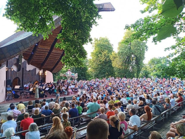В Центральном парке культуры и отдыха в Киеве доступны локации для проведения концертов в различных музыкальных форматах