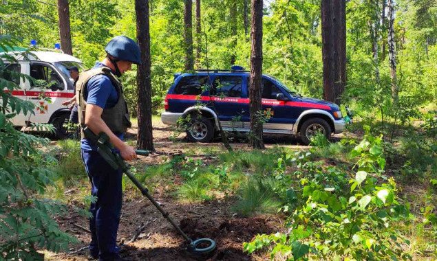 В Глевахе на Киевщине пиротехники ГСЧС обнаружили 87 снарядов времен прошлых войн