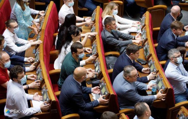 Рада приняла закон о ВККС с пропозициями президента