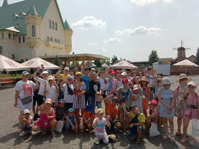 Діти з Гостомельської громади відвідали зоопарк “ХІІ Місяців”