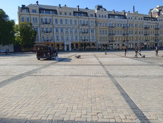 Экстремальные маневры на Софийской площади нанесли ущерб городу на сумму около 50 тысяч гривен
