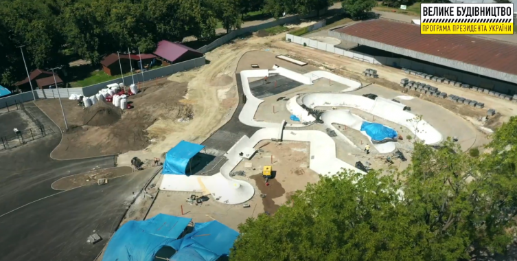 “Велике будівництво”: продовжується будівництво урбан парку на території ВДНГ (відео)