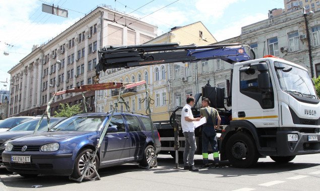 Правоохранители парализовали работу столичной Инспекции по парковке, - КГГА
