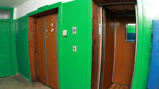 В июле коммунальщики заказали ремонты лифтов в 66 домах Киева (адреса)