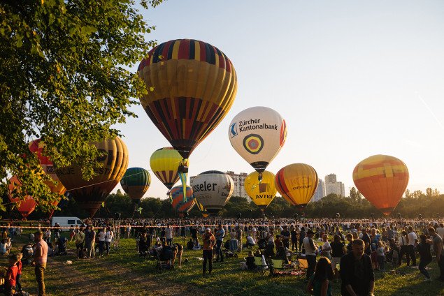В Киеве прошел крупнейший фестиваль воздушных шаров ко Дню независимости (фото)