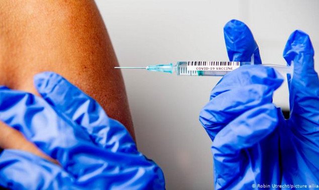 За минувшие сутки в Украине от COVID-19 вакцинировались более 160 тысяч человек