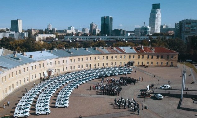 Полицейские офицеры общин Киевщины получили по служебному автомобилю