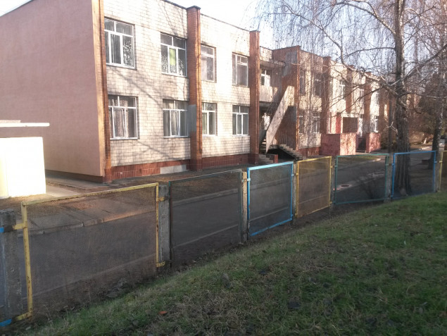 Святошинскую РГА попросили отремонтировать школу-сад “Интел”