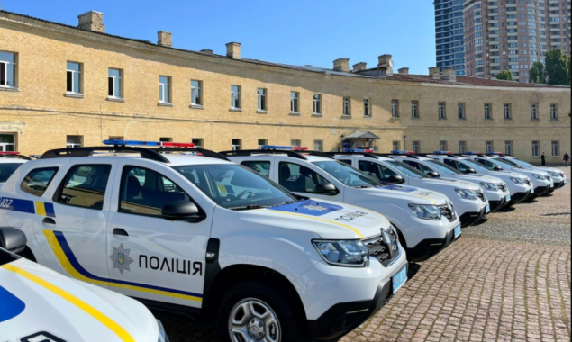 Васильковская община заполучила ключи от пяти полицейских автомобилей