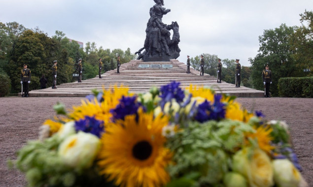 В Киеве почтили память жертв Бабьего Яра (фото)