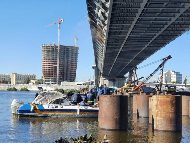 Прокуратура привлекла водолазов для проверки качества строительства Подольского моста (фото)