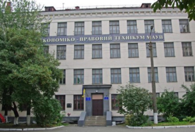 МАУП и Голосеевская РГА делят школу имени Лобановского