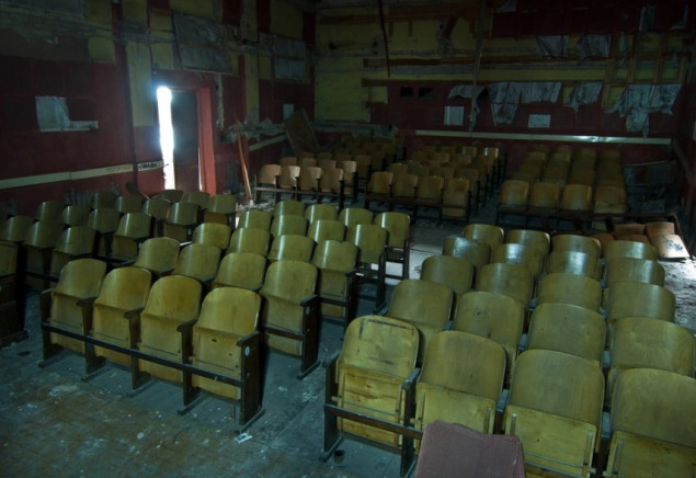 Здание кинотеатра “Молодежный” в Киеве вернули в коммунальную собственность