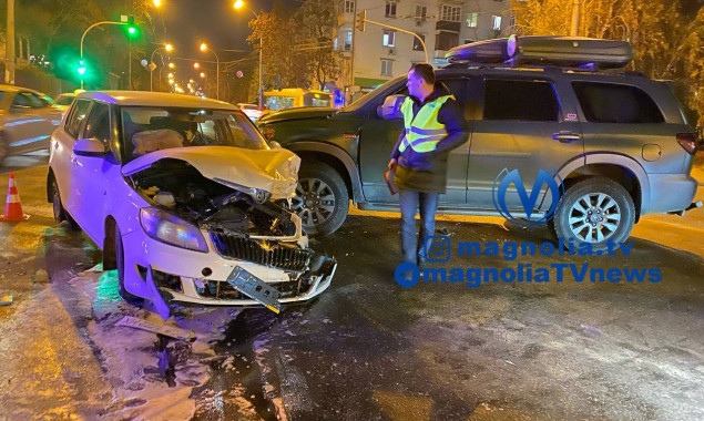 В Киеве в ДТП с участием художника Пояркова серьезно пострадал другой водитель (фото, видео)