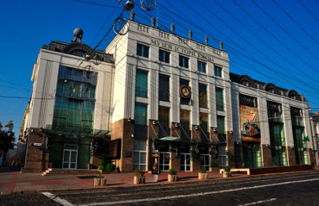 Центральные и столичные власти не могут разобраться, кто же должен попросить Зеленского присвоить Музею истории Киева статус национального